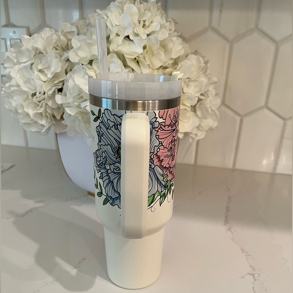 🤍Stanley Adventure Quencher Travel Tumbler 40 Oz Cream Floral Limited Edition - Picture 3 of 8
